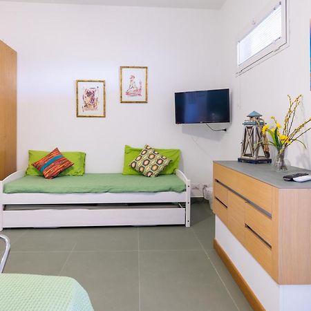 Luxury Suites & Apartment Con Accesso Alla Spiaggia E Parcheggio Privato - Vista Mare Lido Conchiglia Exterior photo