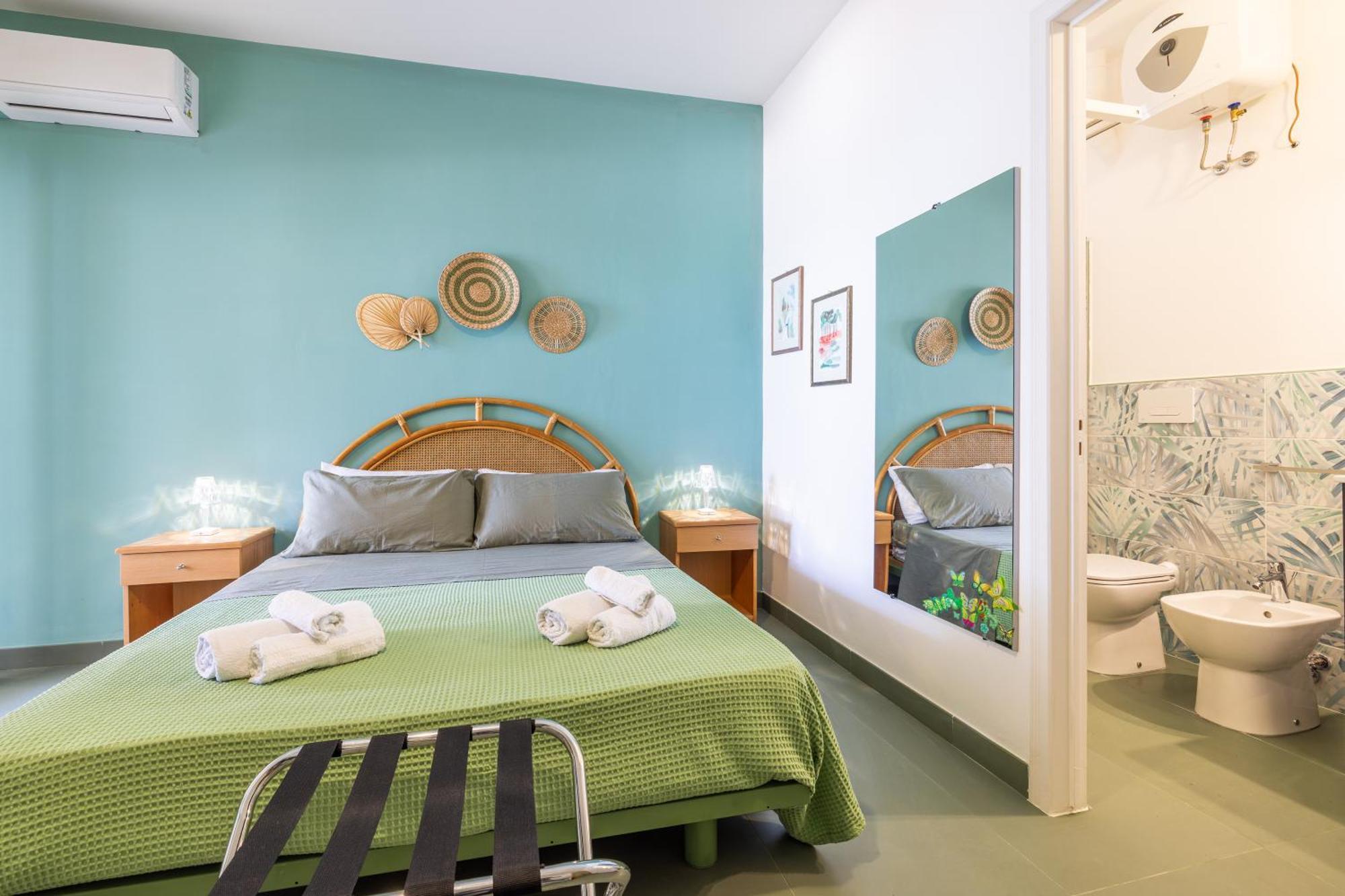 Luxury Suites & Apartment Con Accesso Alla Spiaggia E Parcheggio Privato - Vista Mare Lido Conchiglia Room photo